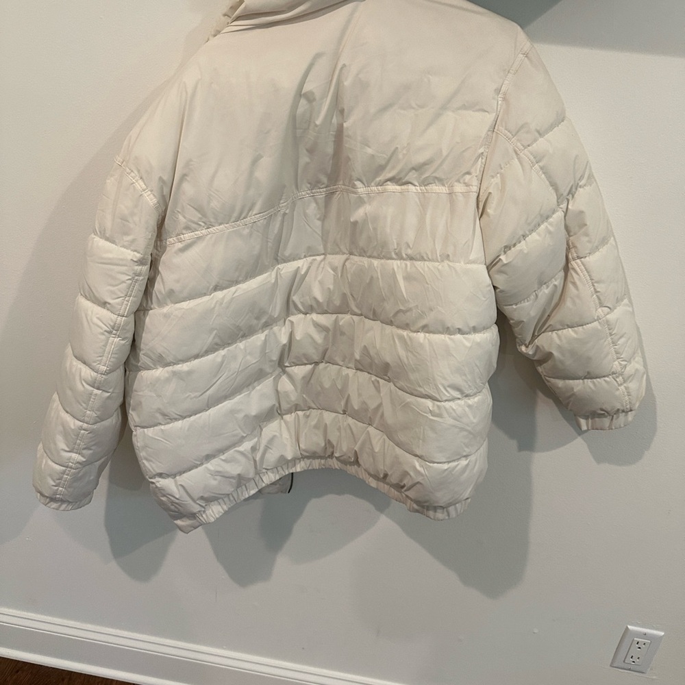 Puffer jacket. - Picture 3 of 3